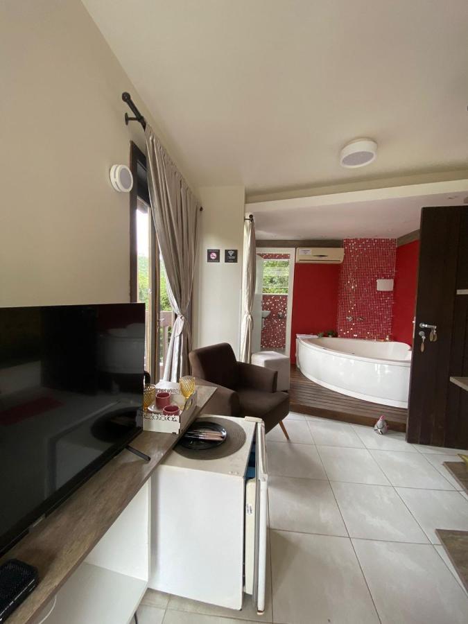 Quarto Duplo Deluxe com Banheira de Hidromassagem